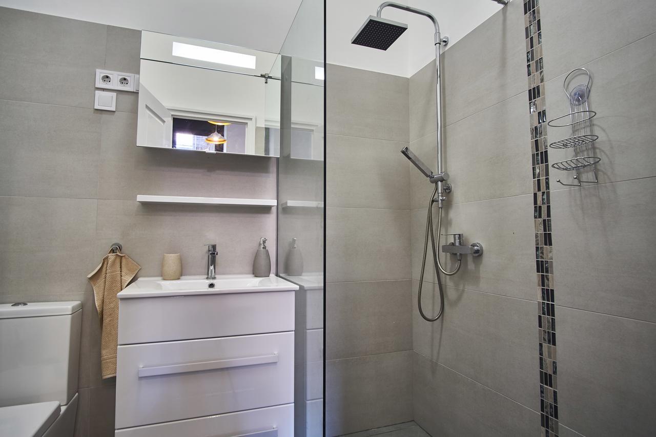Design Apartment In The City Center With Ac Budapeşte Dış mekan fotoğraf